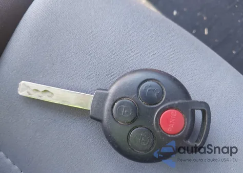 2013 Smart Fortwo Passion из США, поврежденный, VIN WMEEJ3BA6DK592560